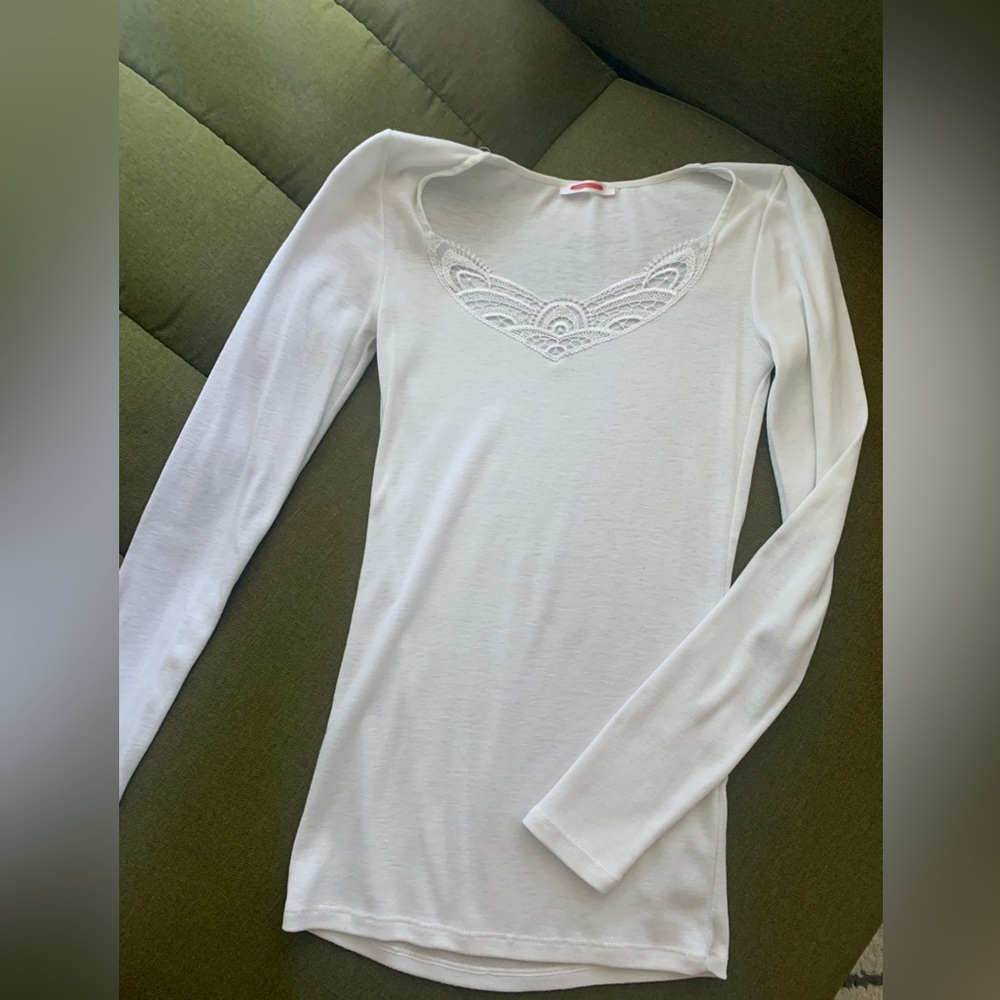 Moving Sale: NWOT Damart Lace Thermal Top